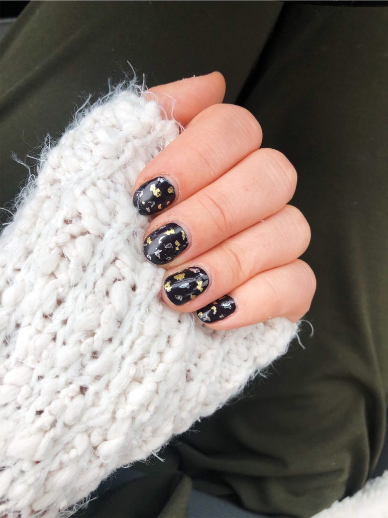 Glossy Black with Elegant Gold Foil Leaves Glossy Black with Elegant Gold Foil Leaves — Winter Black Nails