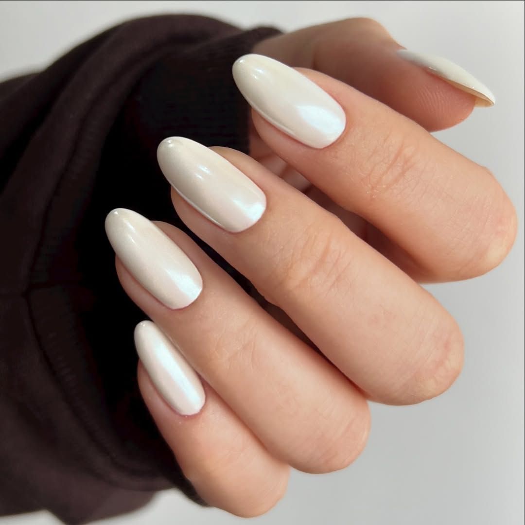 Pearlescent Shimmer Off-White Almond Nails — Winter White Nails