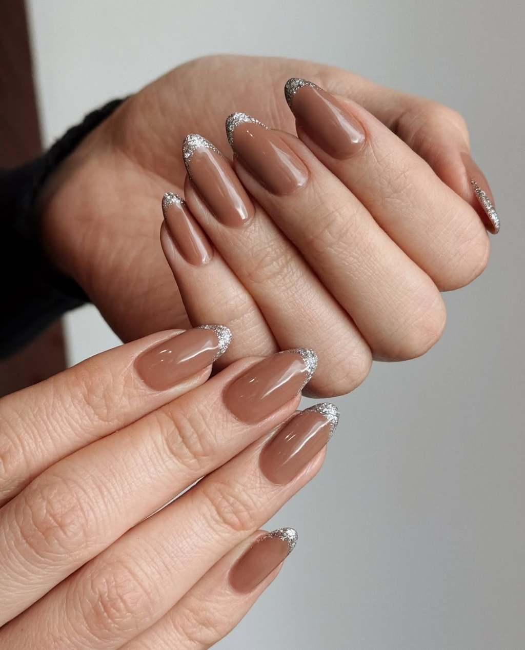 Medium Oval Glitter Tip French Medium Oval Glitter Tip French — Mocha Nails