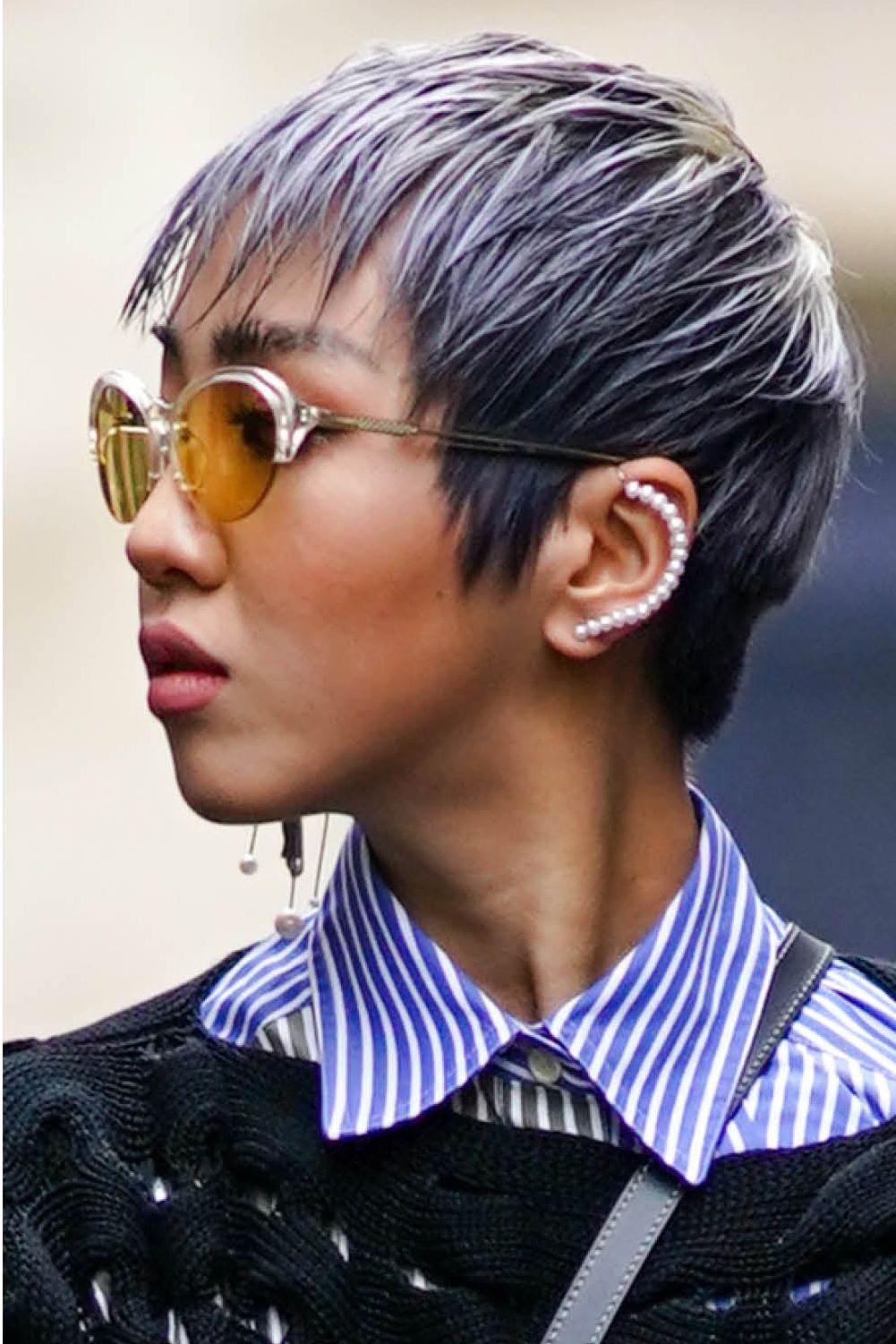 Chin Bob Silver Dark Contrast — Gray Blending Highlights