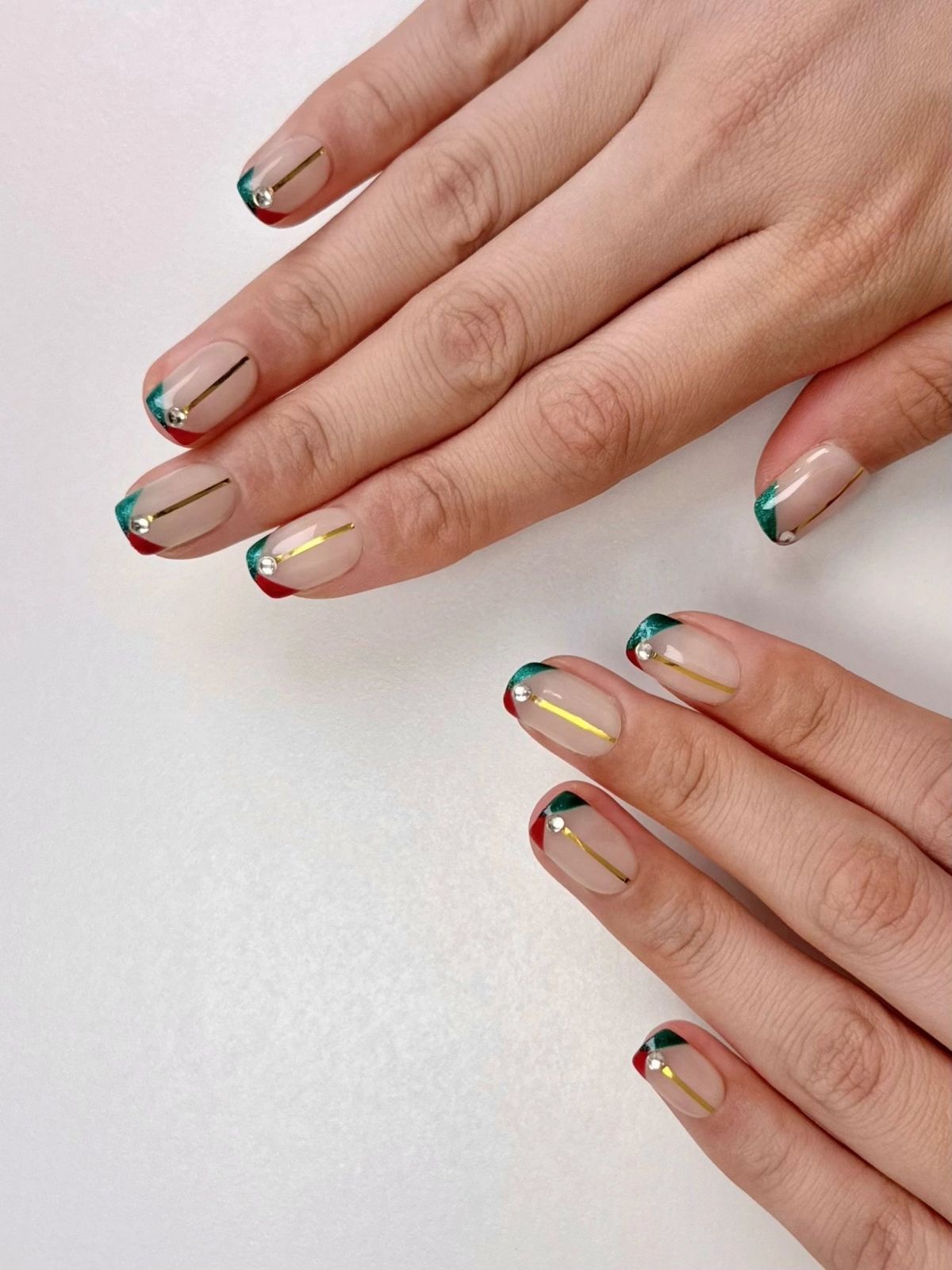 Nude Nails with Red Bow Art Nude Nails with Red Bow Art — Short Winter Square Nails