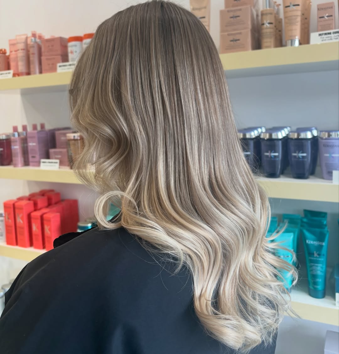 Collarbone Dark Blonde To Light Blonde Balayage — Blonde to Brunette Hair