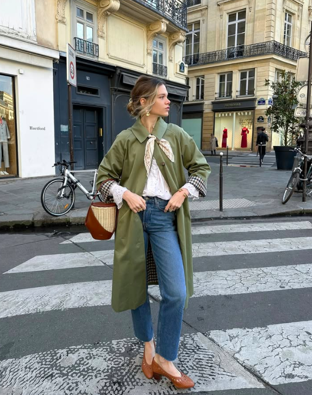 Khaki Green Trench Coat with Eyelet Blouse Khaki Green Trench Coat with Eyelet Blouse — Long Coat Outfits