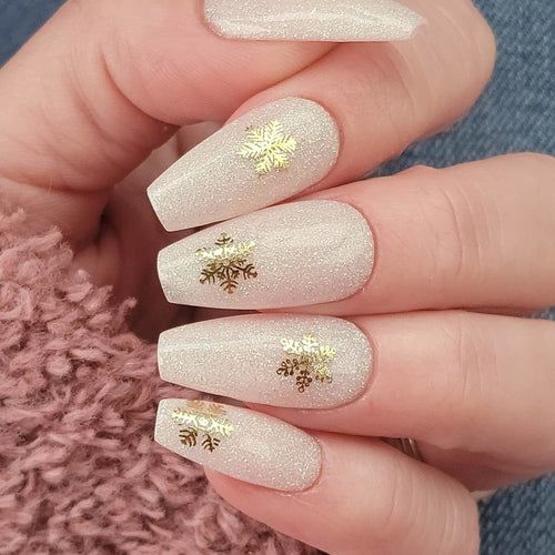Glittery Shimmering Visual Idea Glittery Shimmering Visual Idea — Winter Dip Powder Nails