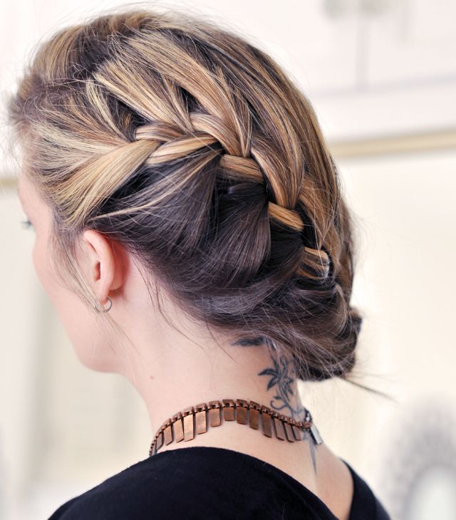 Side Swept Bangs Visual Idea Side Swept Bangs Visual Idea — Winter Hairstyles with Scarf
