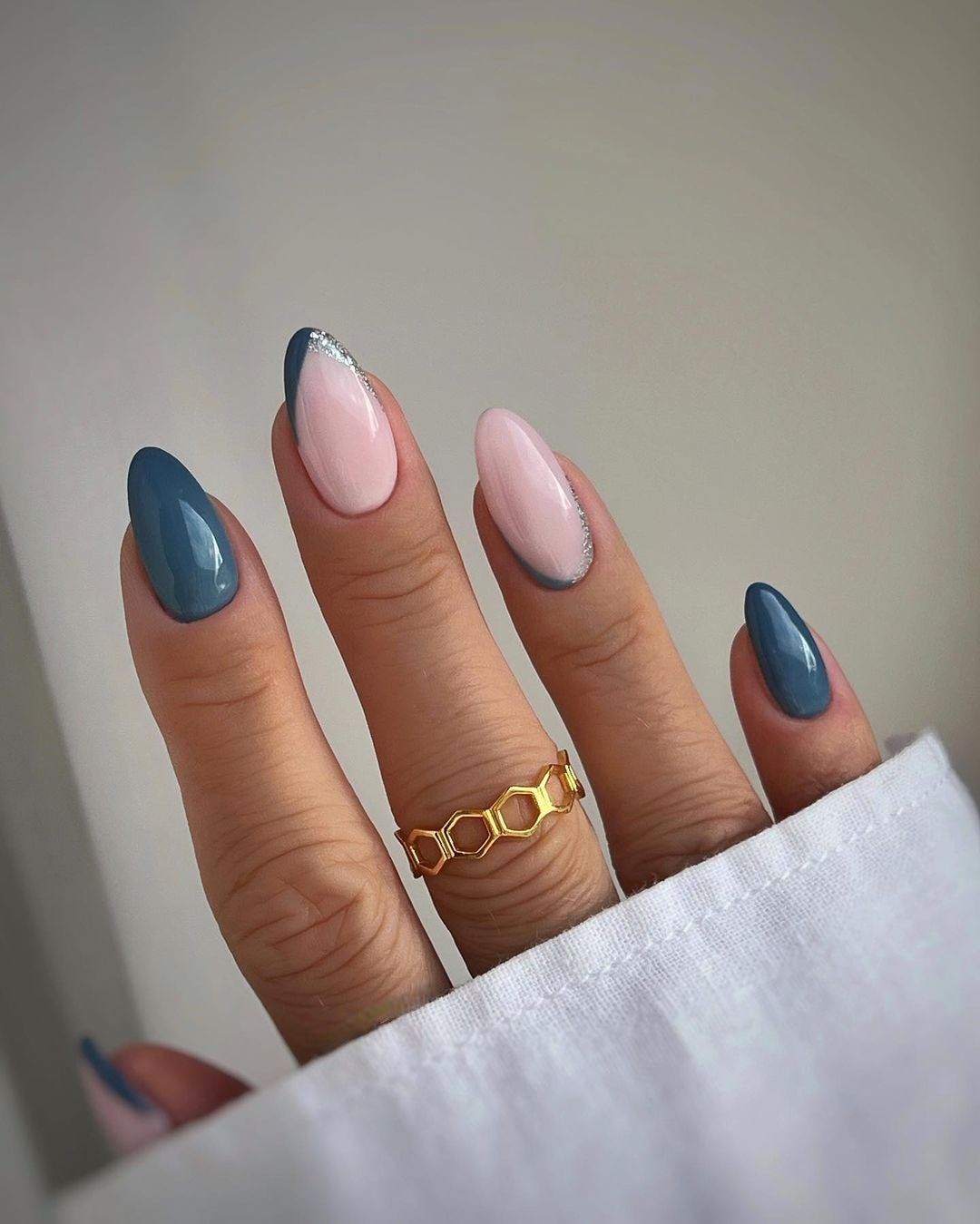 Color Block With Glitter Accent Visual Idea Color Block With Glitter Accent Visual Idea — Winter Acrylic Nail Colors