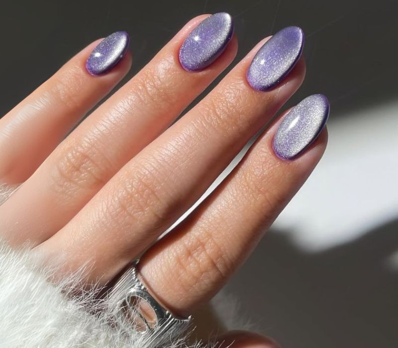 Soft Light Purple Shimmer Cat Eye — Winter Cat Eye Nails