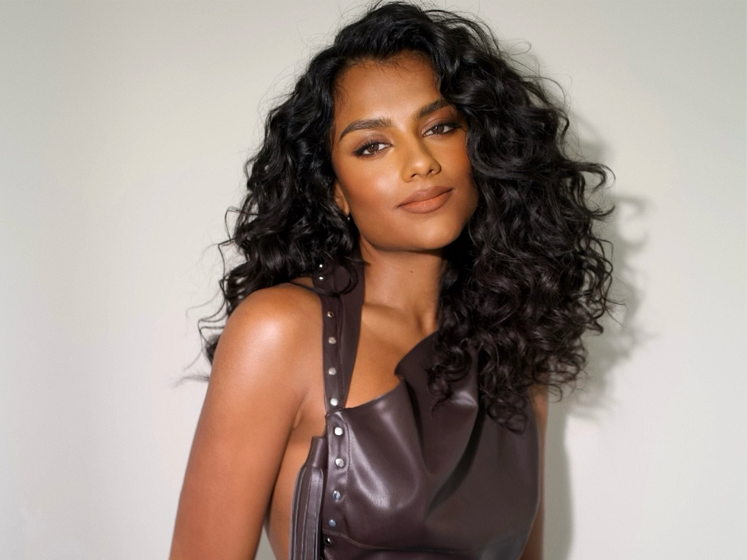 Dark Brown With Caramel Highlights Side Part — Winter Hair Colors for Brunettes