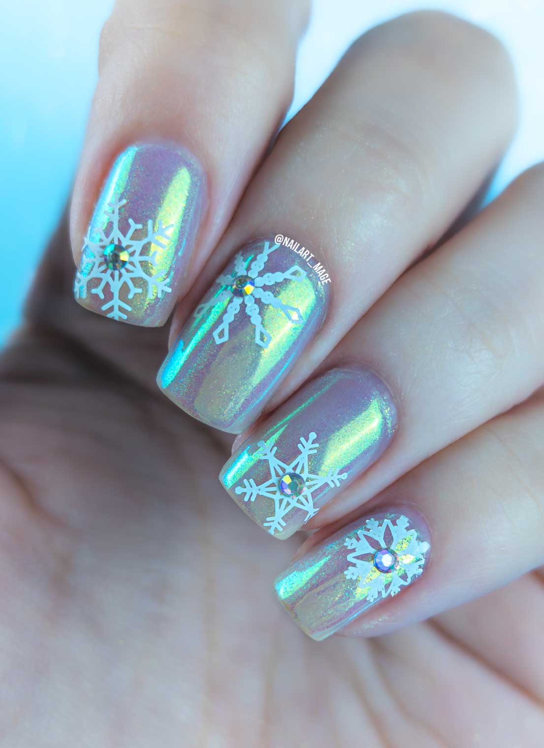 Iridescent Pale Gold Snowflake Nails — Winter Wonderland Nails