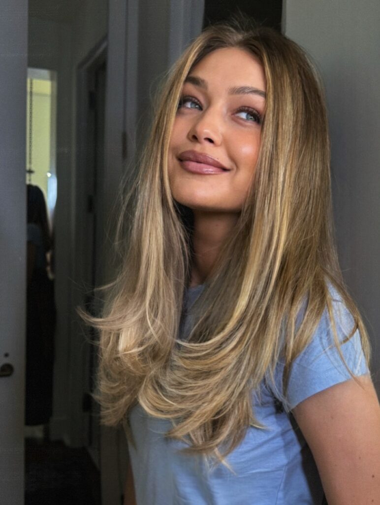 Chin Tousled Bob With Curtain Bangs Chin Tousled Bob With Curtain Bangs — Winter Haircuts for Heart Shaped Faces
