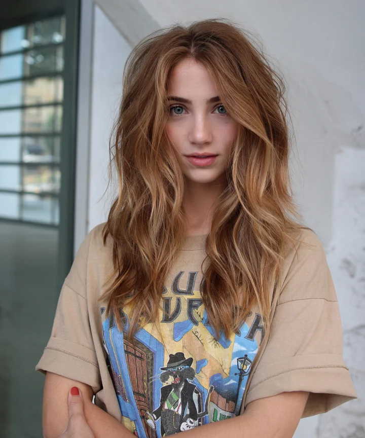 Honey Blonde Highlights Visual Idea Honey Blonde Highlights Visual Idea — Winter Haircuts for Wavy Hair