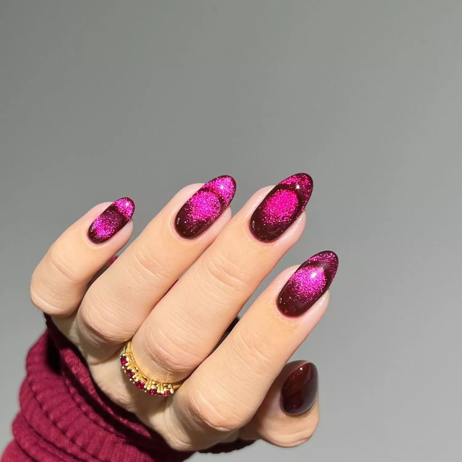 Deep Magenta Shimmering Cat Eye Accent — Velvet Nails