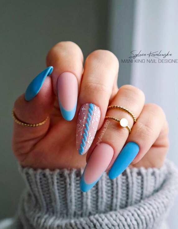 Pink Blue French Knit Snowflake Pink Blue French Knit Snowflake — Sweater Nails