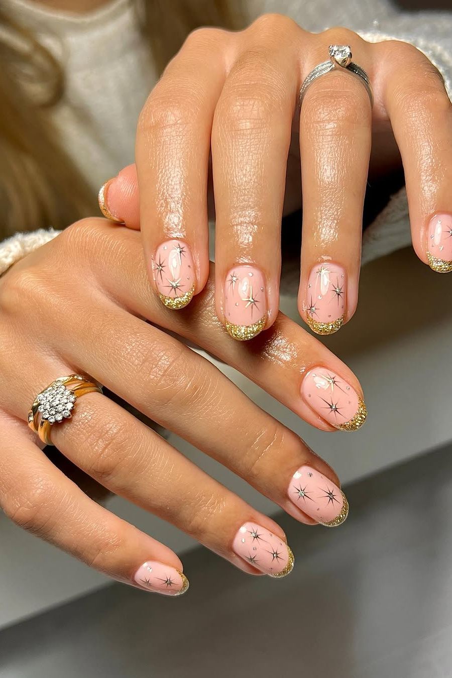 Pale Pink Glitter French with Stars — Winter Round Nails