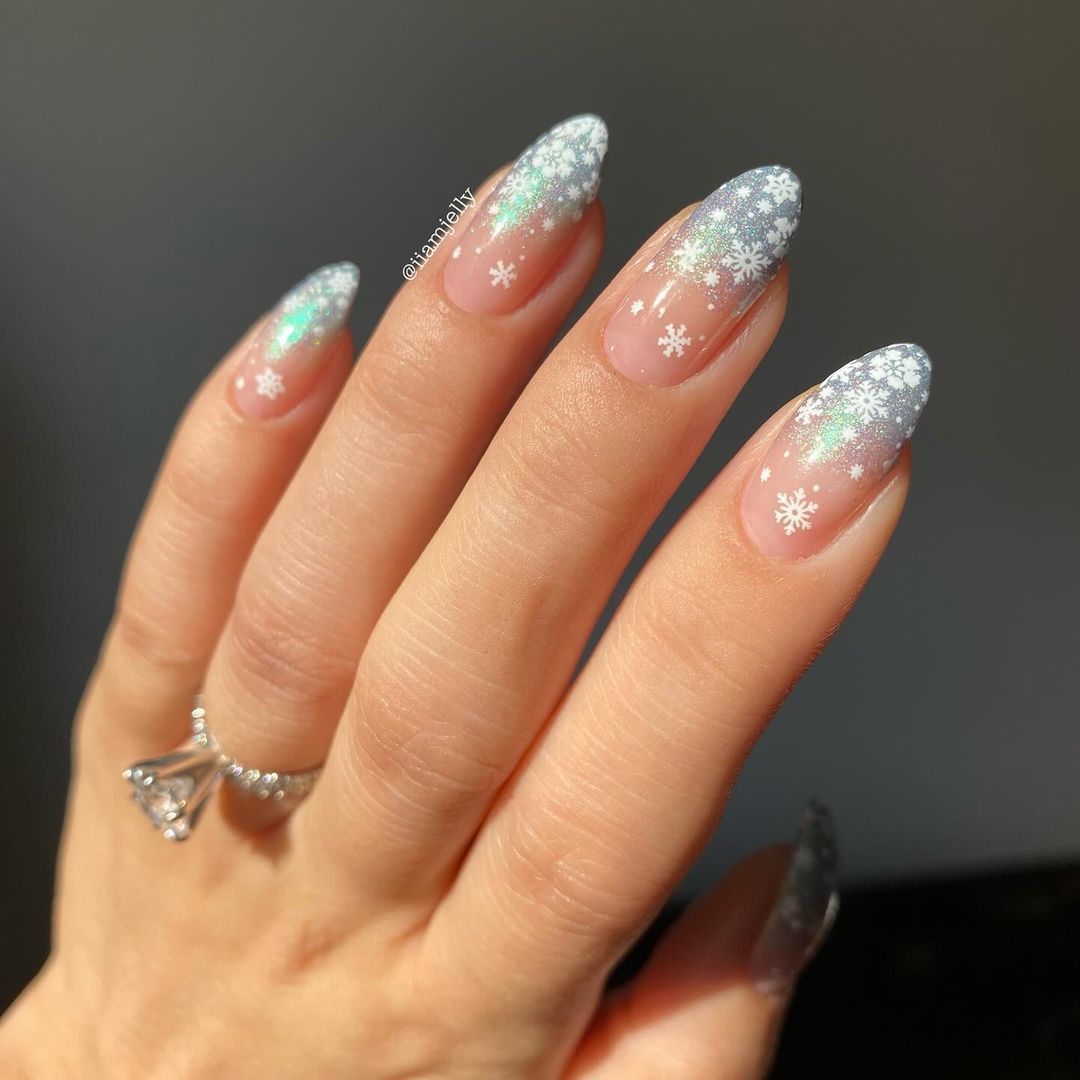 Clear Base Snowflake Glitter Gradient Nails Clear Base Snowflake Glitter Gradient Nails — Winter Wedding Nails