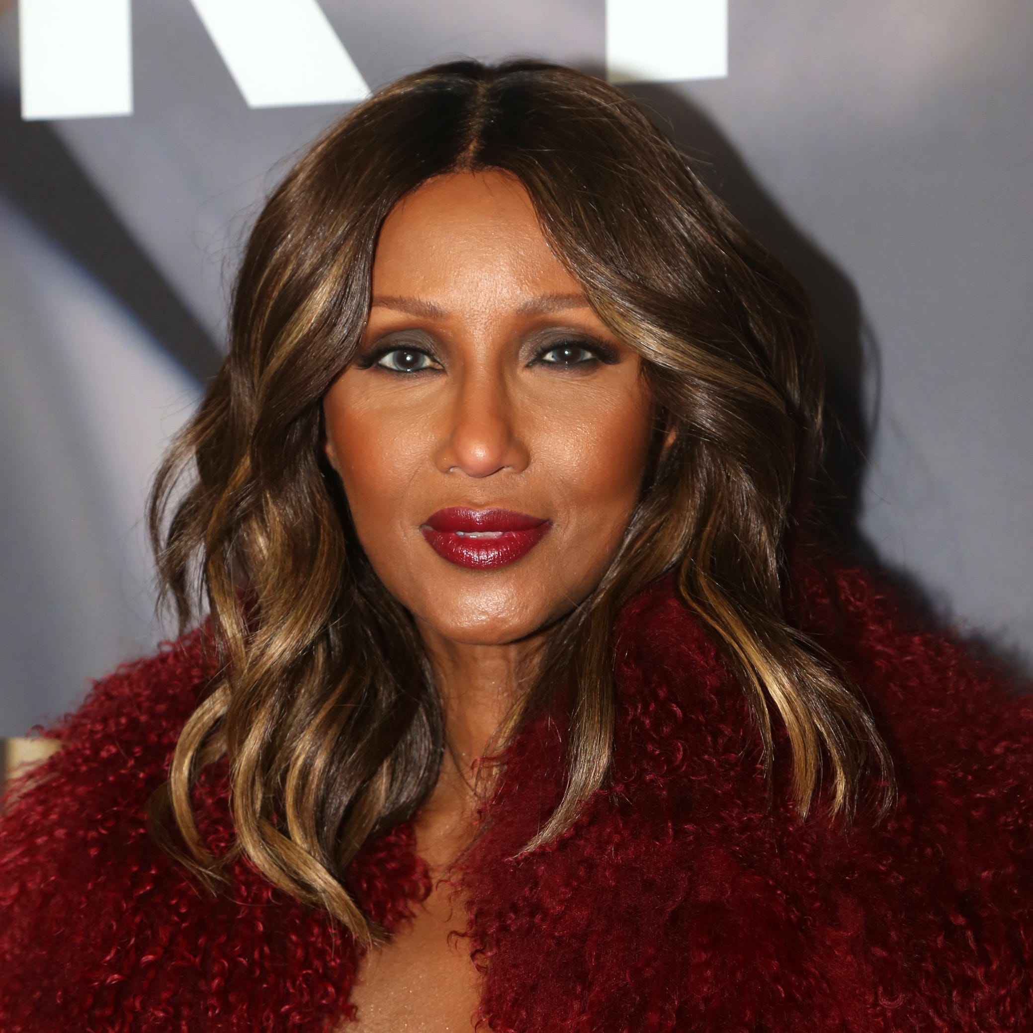 Dark Brown With Caramel Highlights Visual Idea Dark Brown With Caramel Highlights Visual Idea — Winter Hairstyles for Plus Size Women