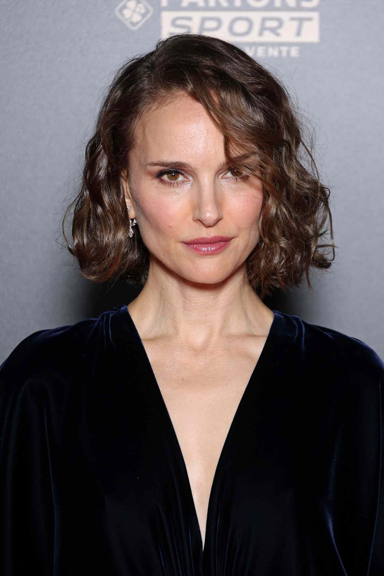 Voluminous Ash Blonde Lob Voluminous Ash Blonde Lob — Winter Haircuts for Square Faces