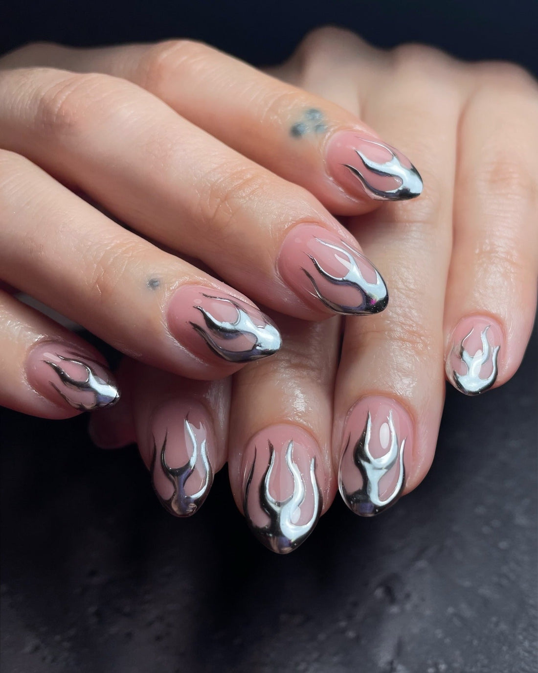 Silver Chrome Flame Motif Stiletto Nails Silver Chrome Flame Motif Stiletto Nails — Silver Chrome Nails