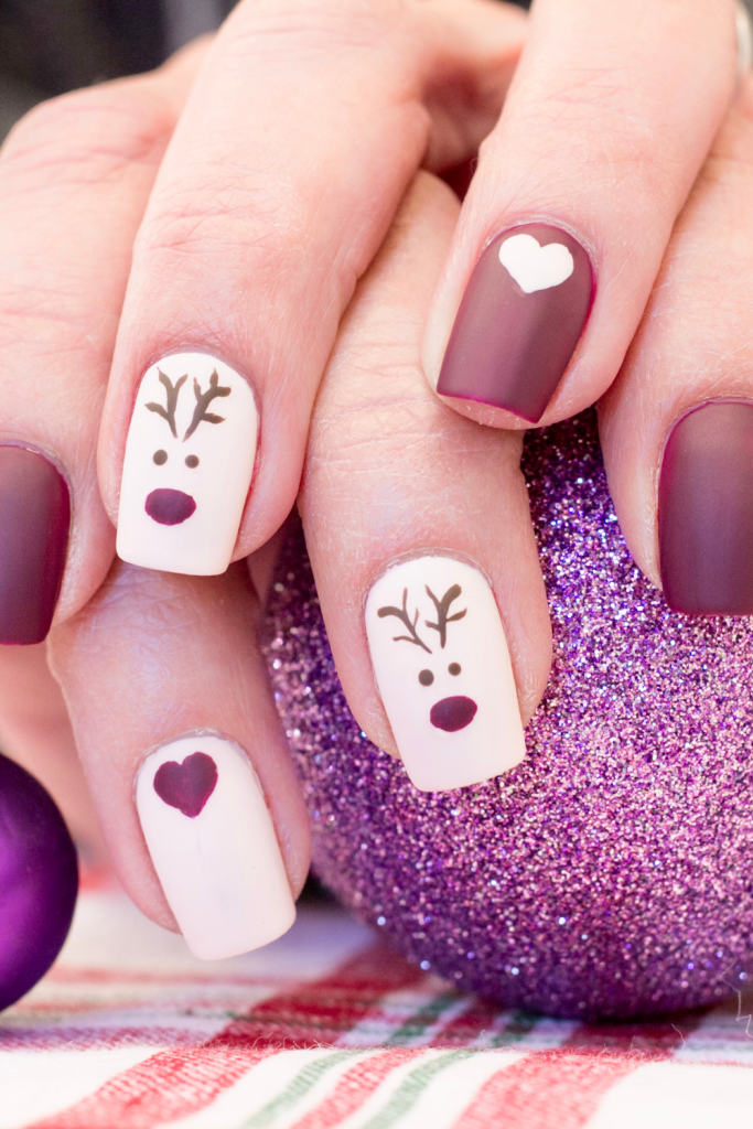 Short Square Matte Burgundy with Reindeer & Hearts Short Square Matte Burgundy with Reindeer & Hearts — Winter Matte Nails