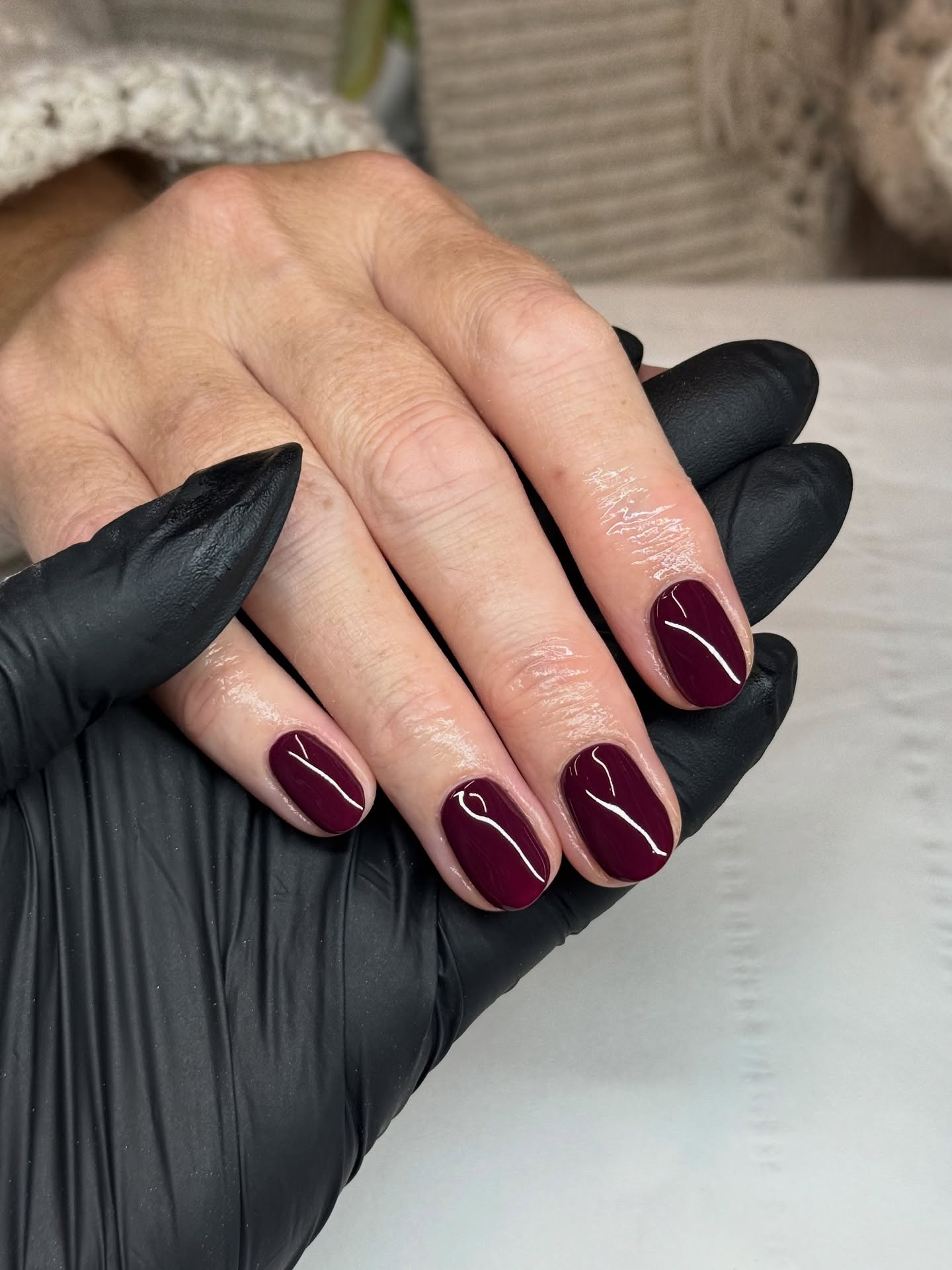 Deep Berry Red with Minimalist White Line Deep Berry Red with Minimalist White Line — Fall to Winter Nails