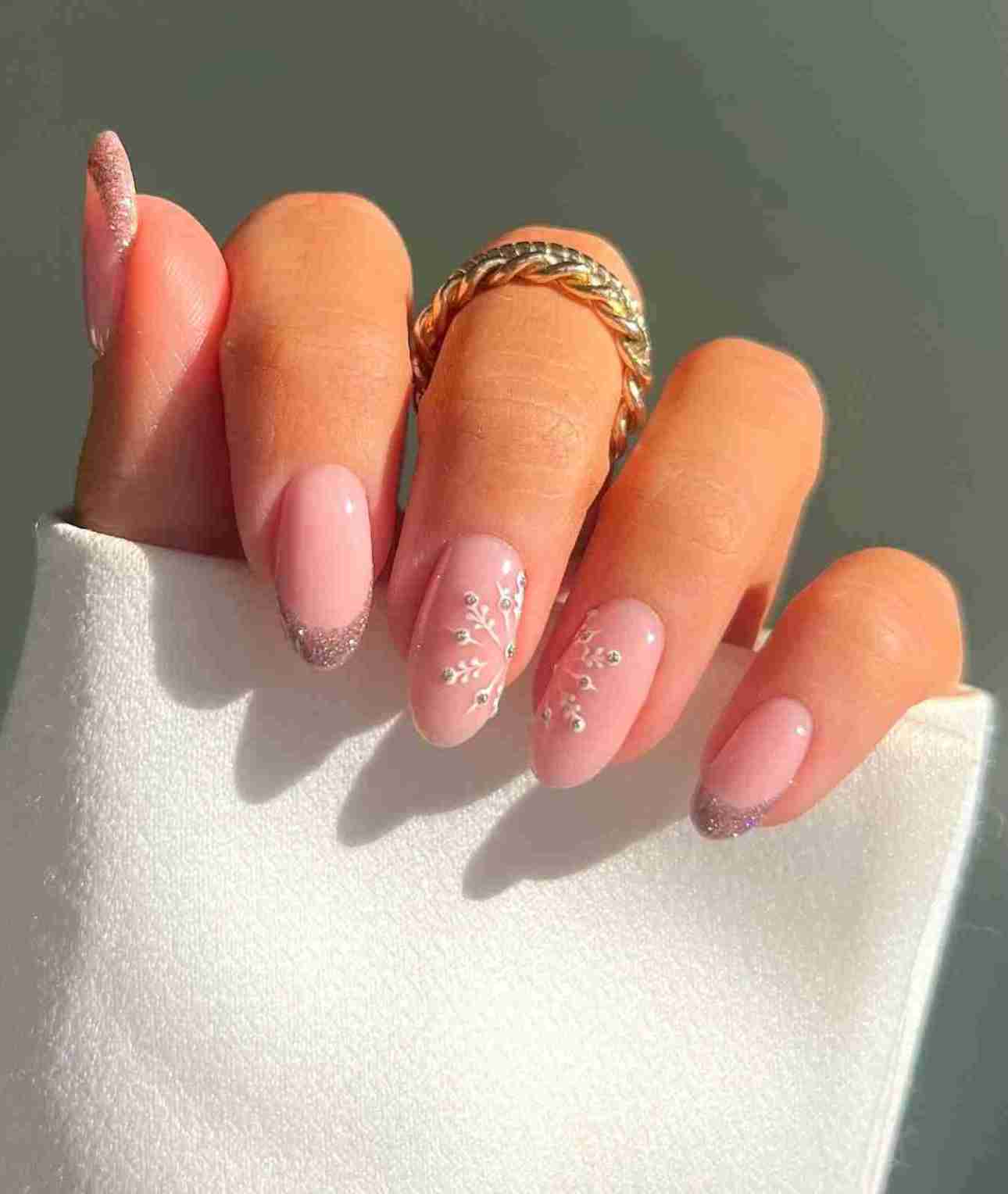 Pale Pink with White Floral/Snowflake & Rhinestones Pale Pink with White Floral/Snowflake & Rhinestones — Winter Pink Nails