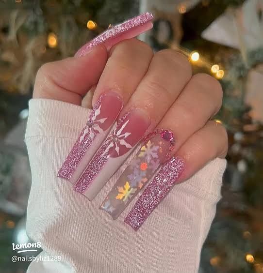 Glitter Visual Idea Glitter Visual Idea — Winter Coffin Nails