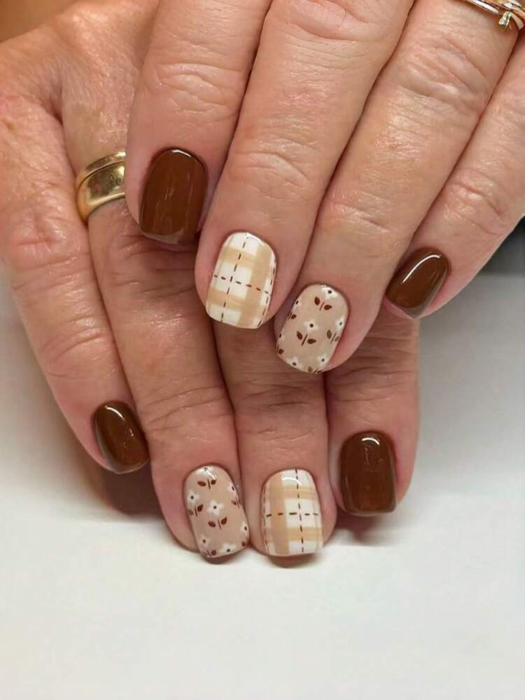 Deep Brown Mixed Pattern Nails Deep Brown Mixed Pattern Nails — Short Winter Nails