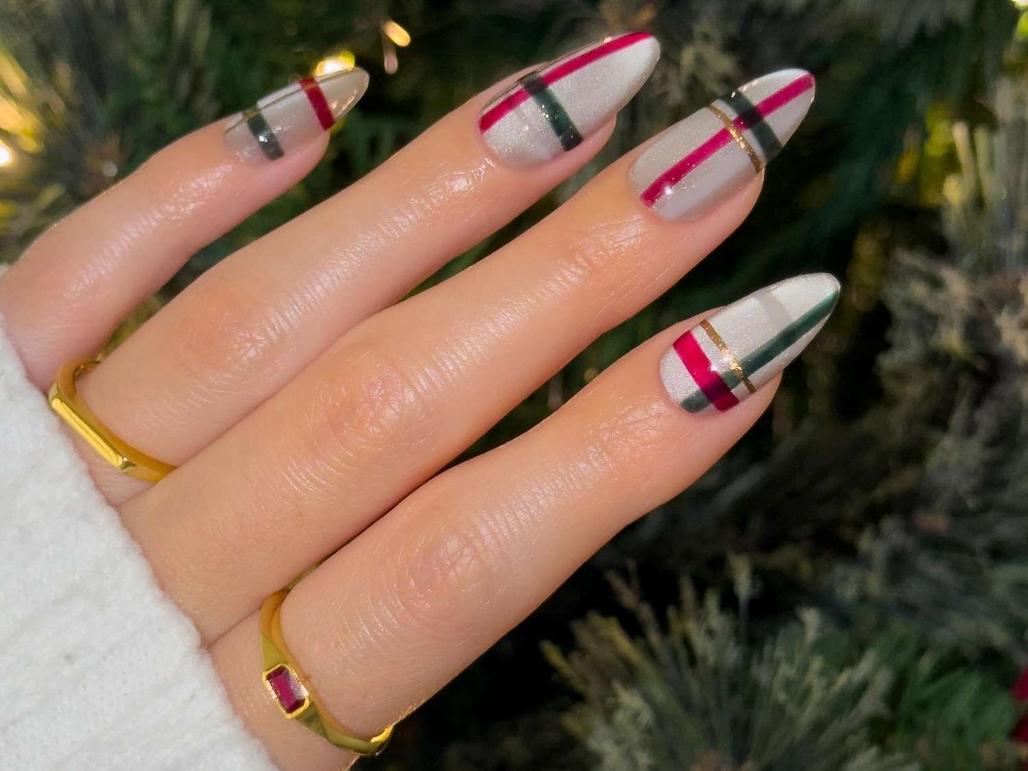 Glossy Visual Idea Glossy Visual Idea — Winter Gel Nails