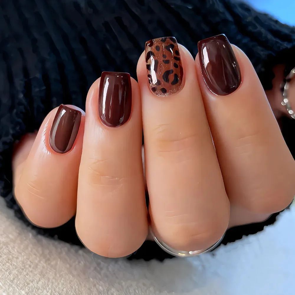 Deep Burgundy Glossy Deep Burgundy Glossy — Short Winter Square Nails