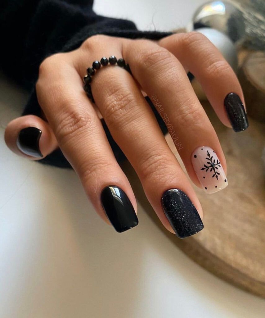 Glossy Glitter Visual Idea Glossy Glitter Visual Idea — Winter Square Nails