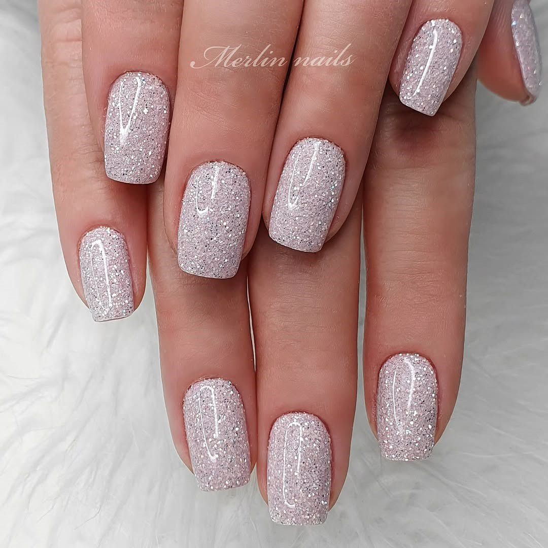 24 Short Winter Nail Ideas, From Fawn Print to Ruby-Red Ribbons