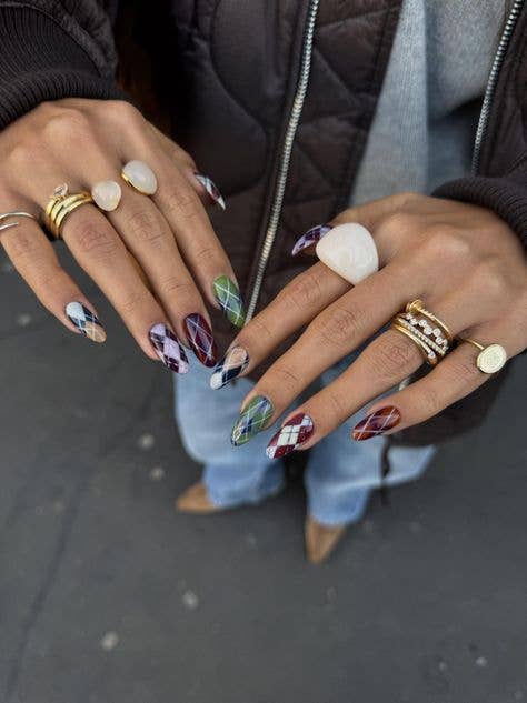 Cozy Argyle Pattern in Purple and Green Cozy Argyle Pattern in Purple and Green — Winter Nail Designs