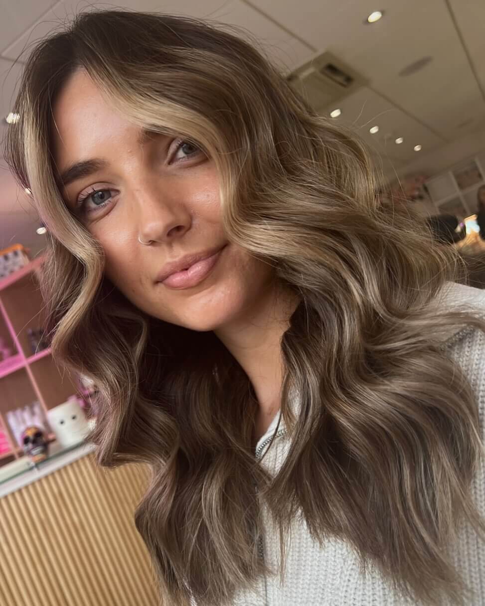 Ash Blonde With Darker Blonde Balayage and Bangs Ash Blonde With Darker Blonde Balayage and Bangs — Winter Balayage
