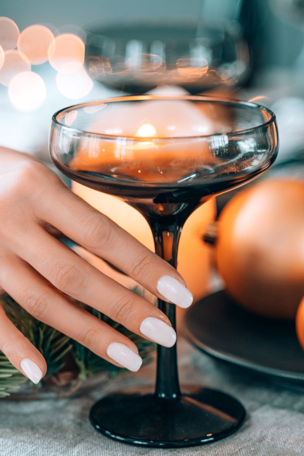 Creamy Off-White Glossy Short Oval Nails Creamy Off-White Glossy Short Oval Nails — Long Winter Nails