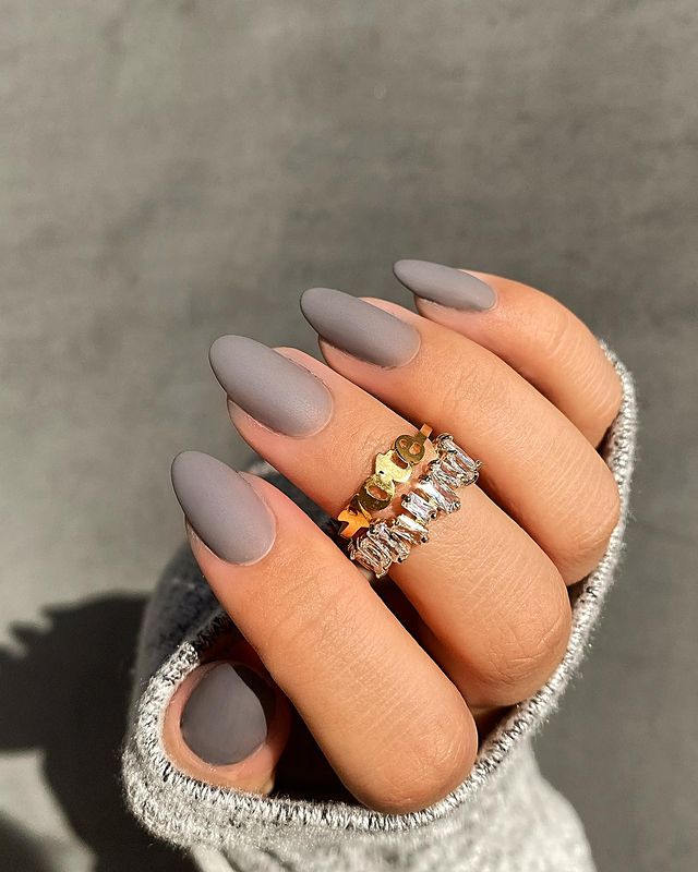 Matte Medium Gray Almond Nails Matte Medium Gray Almond Nails — Winter Gray Nails