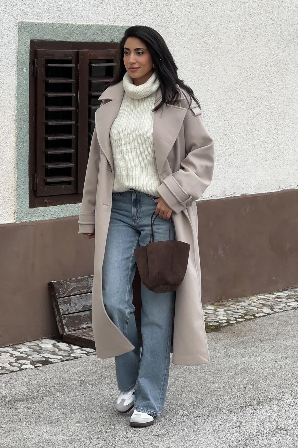 White Sneakers Outfit Idea White Sneakers Outfit Idea — Long Coat Outfits