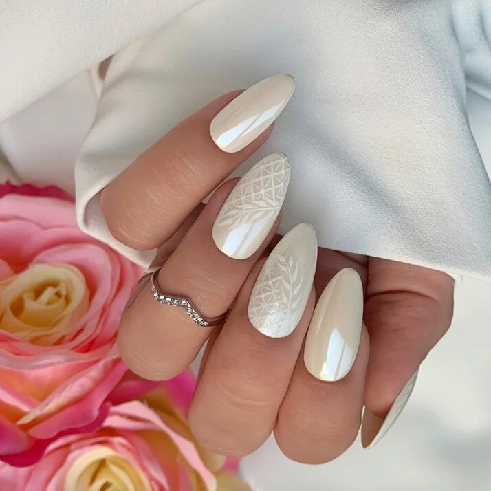Pearlescent Off-White Lace Almond Nails Pearlescent Off-White Lace Almond Nails — Winter Wedding Nails