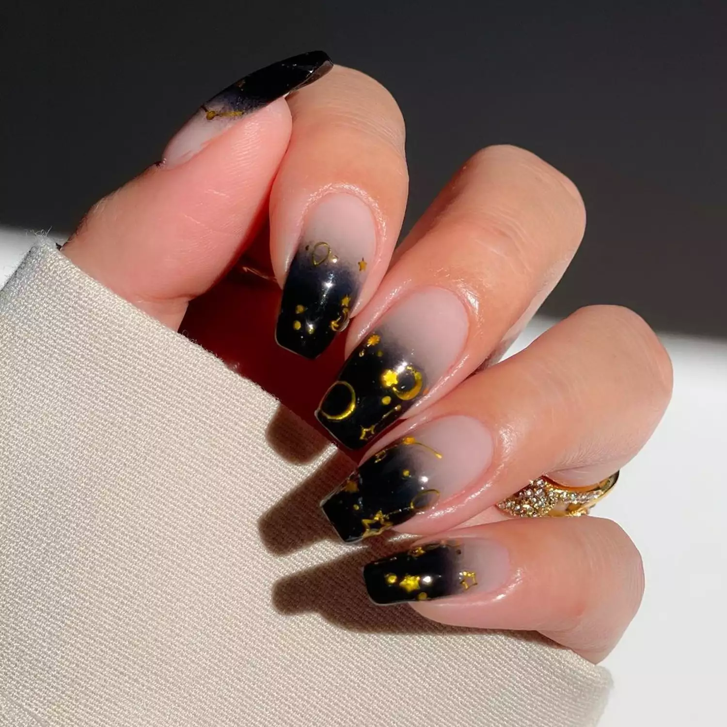 Sheer Pink to Black Gradient with Celestial Gold Sheer Pink to Black Gradient with Celestial Gold — Winter Black Nails