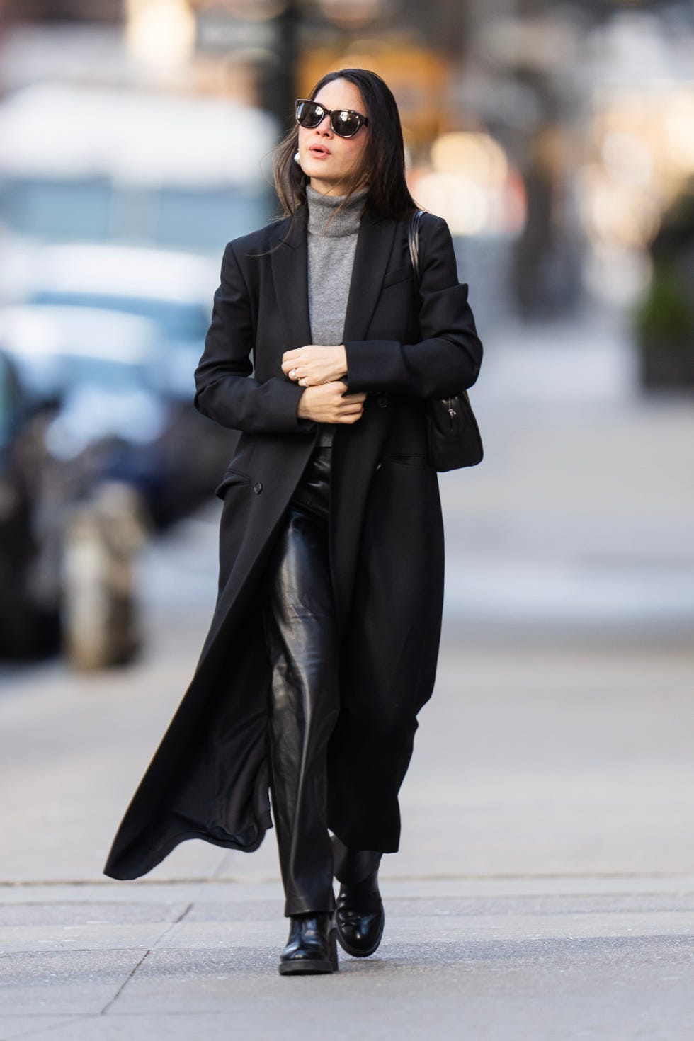 Monochromatic Black and Grey Outfit with Flowing Coat Monochromatic Black and Grey Outfit with Flowing Coat — January Outfits