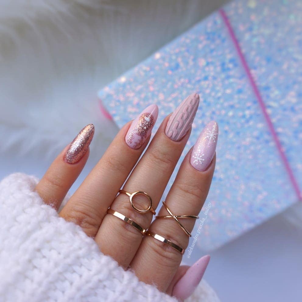 Pale Pink Stiletto with Cable Knit & Snowflakes Pale Pink Stiletto with Cable Knit & Snowflakes — Winter Pink Nails