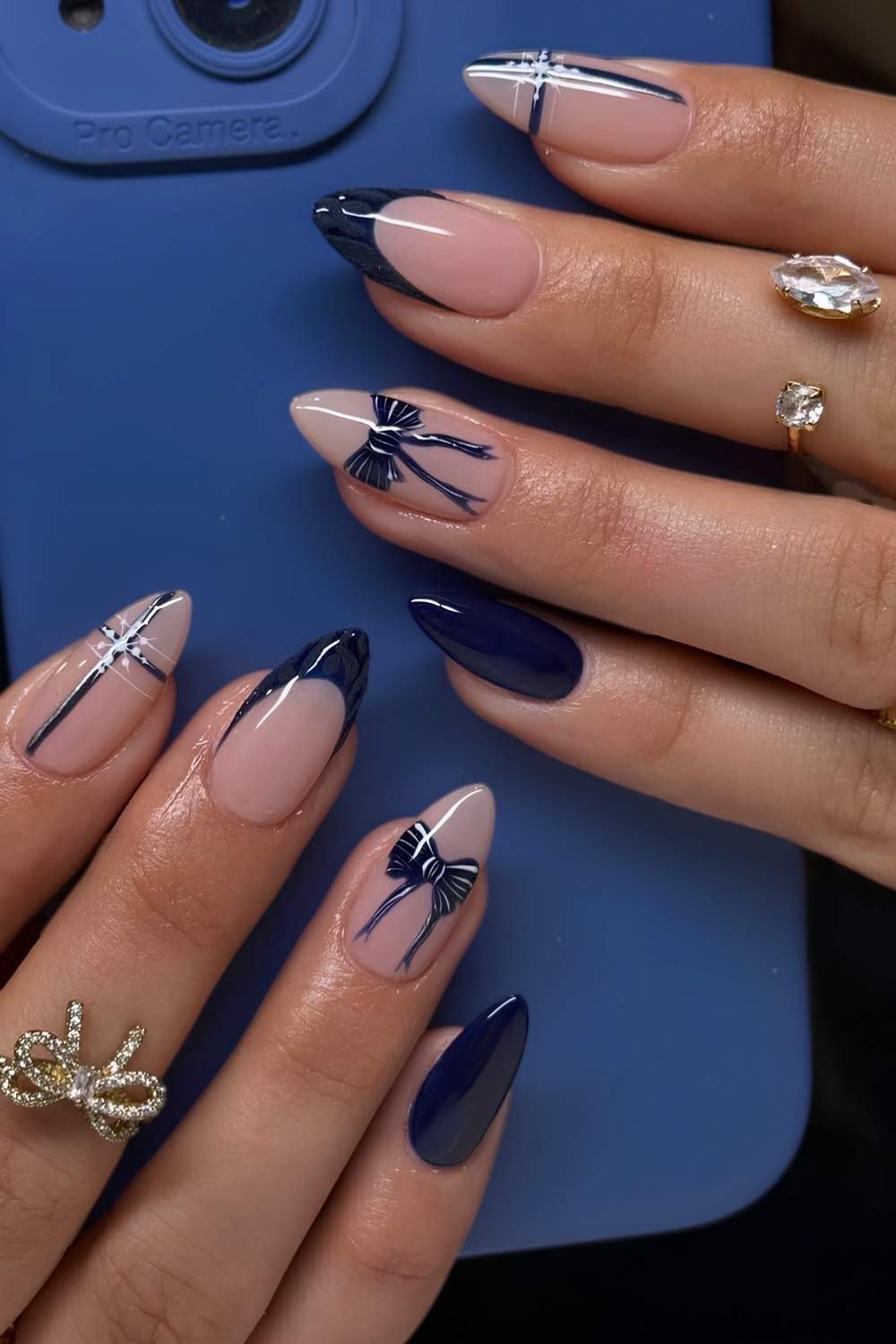 Medium Almond Navy Blue French Bows Medium Almond Navy Blue French Bows — Winter Oval Nails