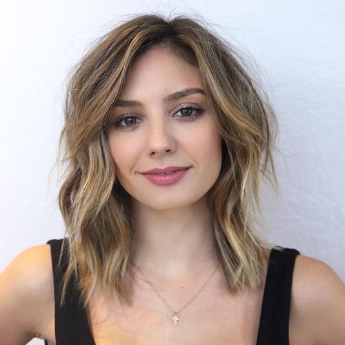 Dark Blonde Lob With Layered Bangs Dark Blonde Lob With Layered Bangs — Winter Haircuts for Square Faces