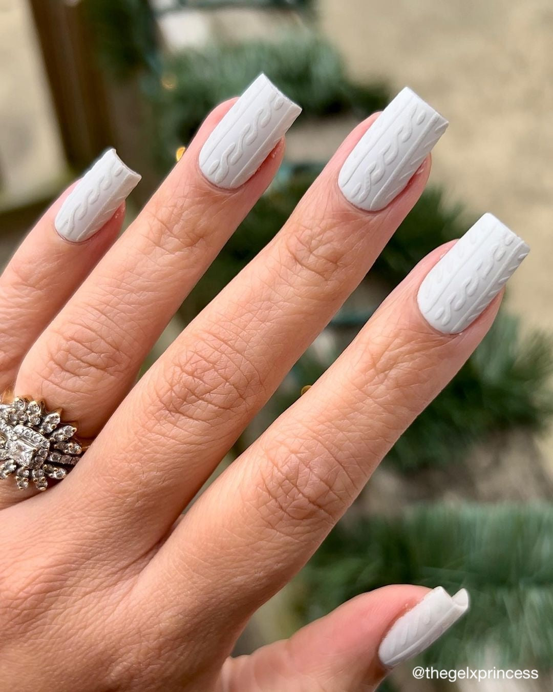 One Hand Close-Up Matte White All-Over Cable Knit One Hand Close-Up Matte White All-Over Cable Knit — Sweater Nails
