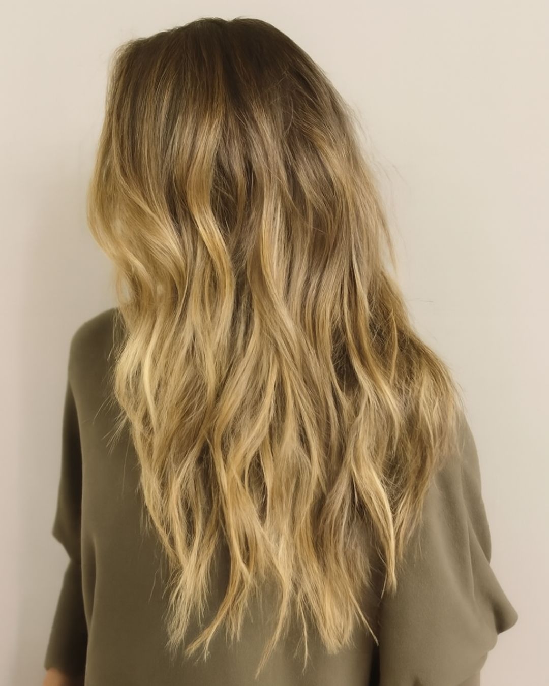 Dark Blonde Loose Waves — Long Winter Haircuts