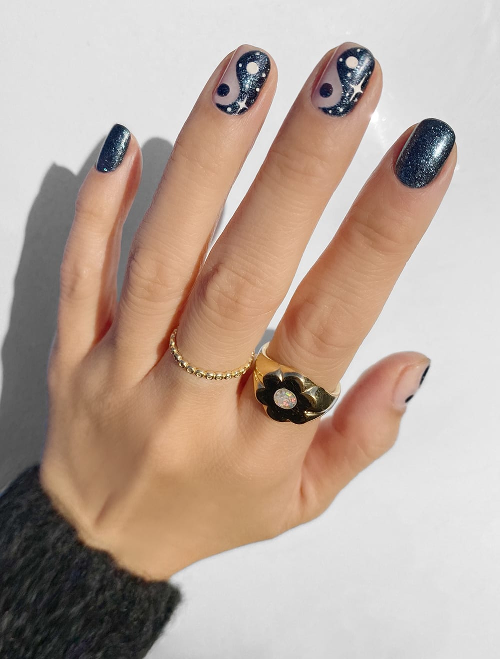 Glittery Dark Blue Yin Yang Nails — Dark Winter Nails