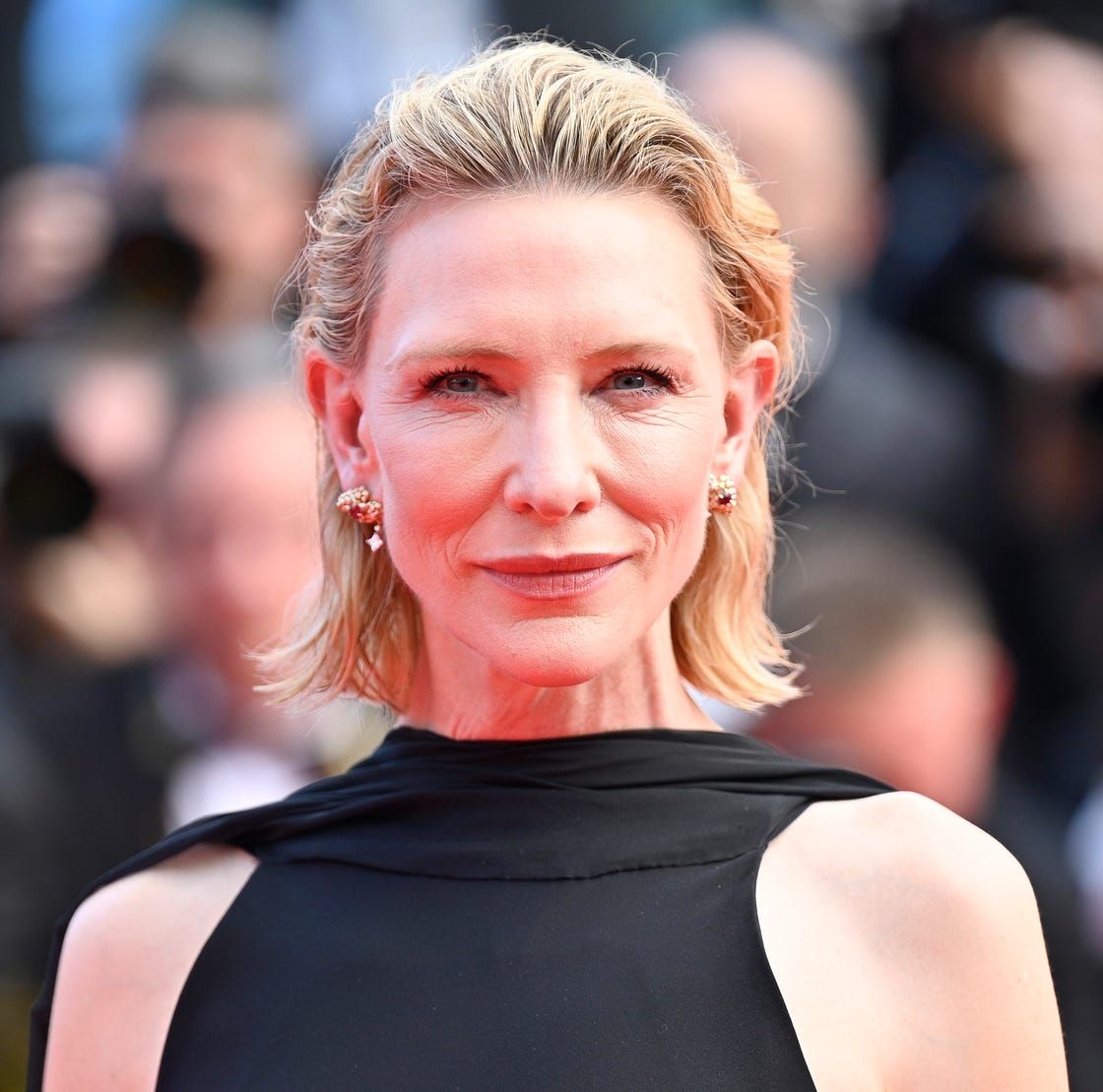 Collarbone Length Visual Idea — Winter Hairstyles for Women Over 50