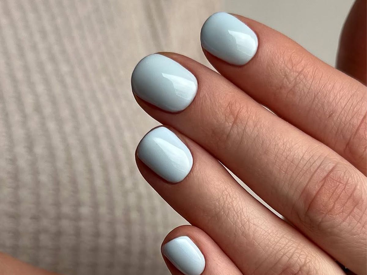 Soft Baby Blue Glossy Round Nails Soft Baby Blue Glossy Round Nails — Winter Gel Nail Colors