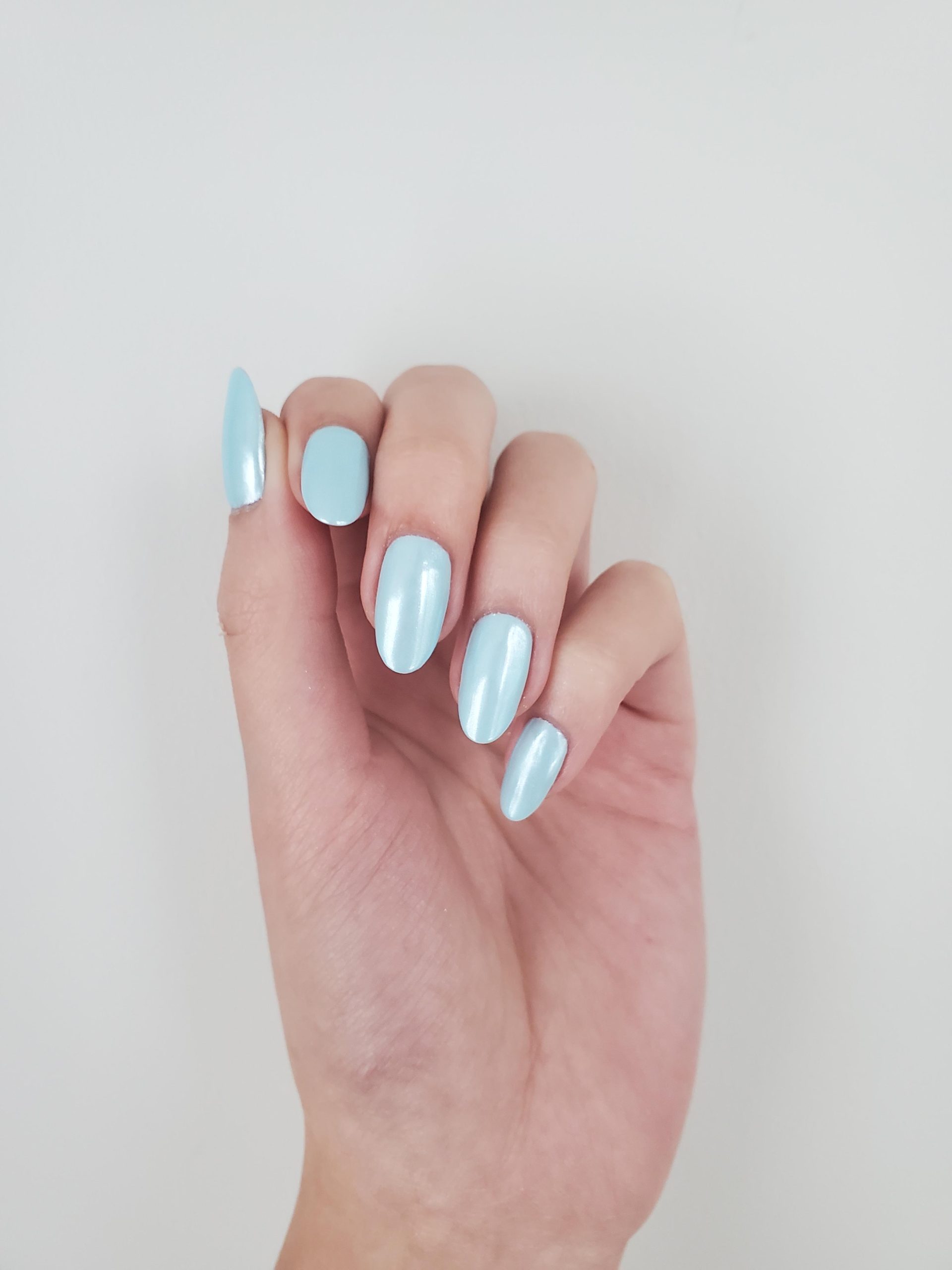 High Shine Silver Chrome Almond Nails High Shine Silver Chrome Almond Nails — Winter Chrome Nails