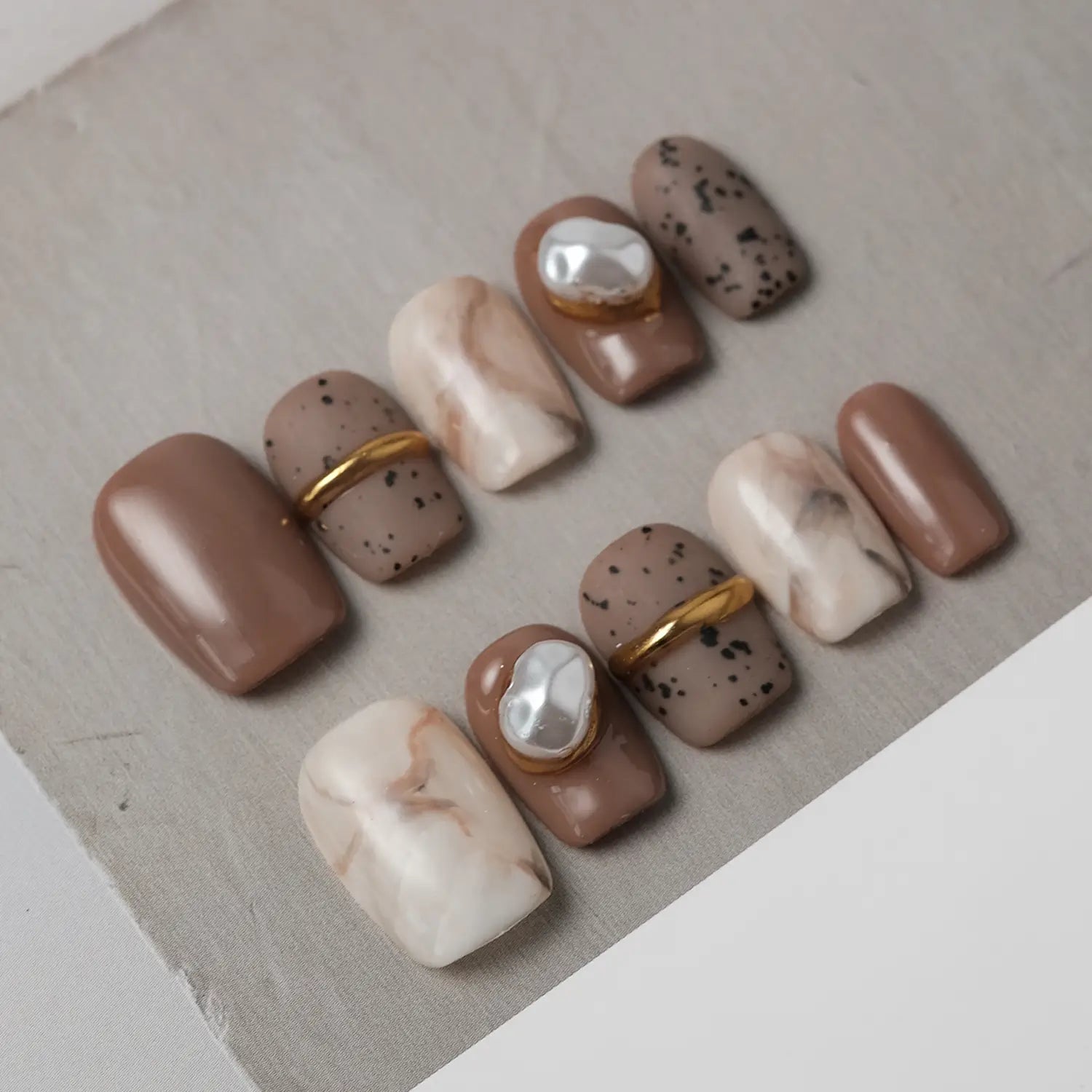 Brown Acrylic Nails Short Square False Nails Autumn Winter – Alilinails