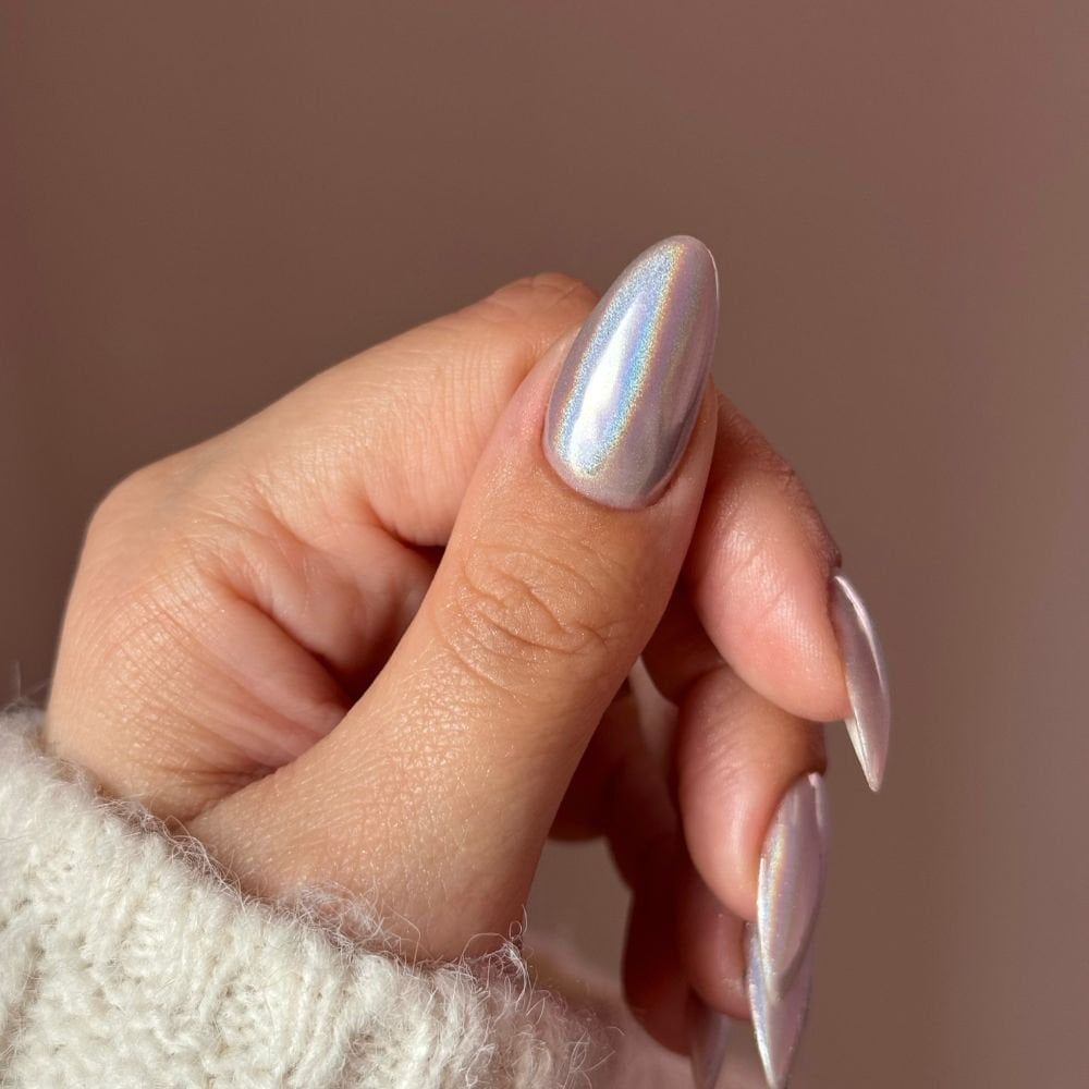 Neutral Visual Idea Neutral Visual Idea — Silver Chrome Nails